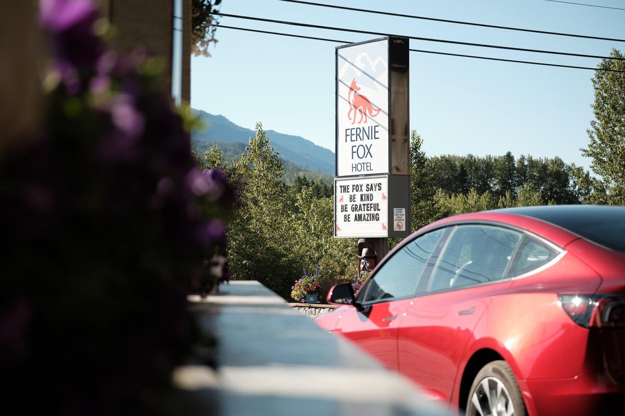 Fernie Fox Hotel ภายนอก รูปภาพ